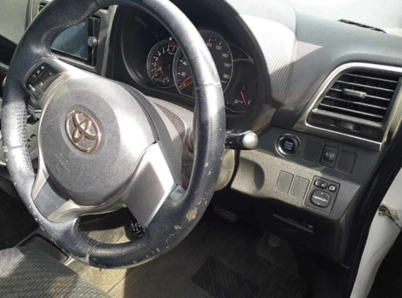  32049  TOYOTA RACTIS  2013  