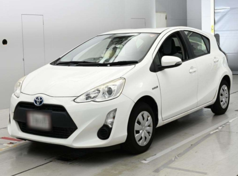  32051  TOYOTA AQUA  2017 