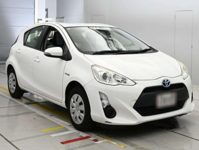  32051  TOYOTA AQUA  2017  