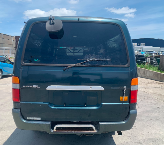  32057  TOYOTA REGIUS  1999  