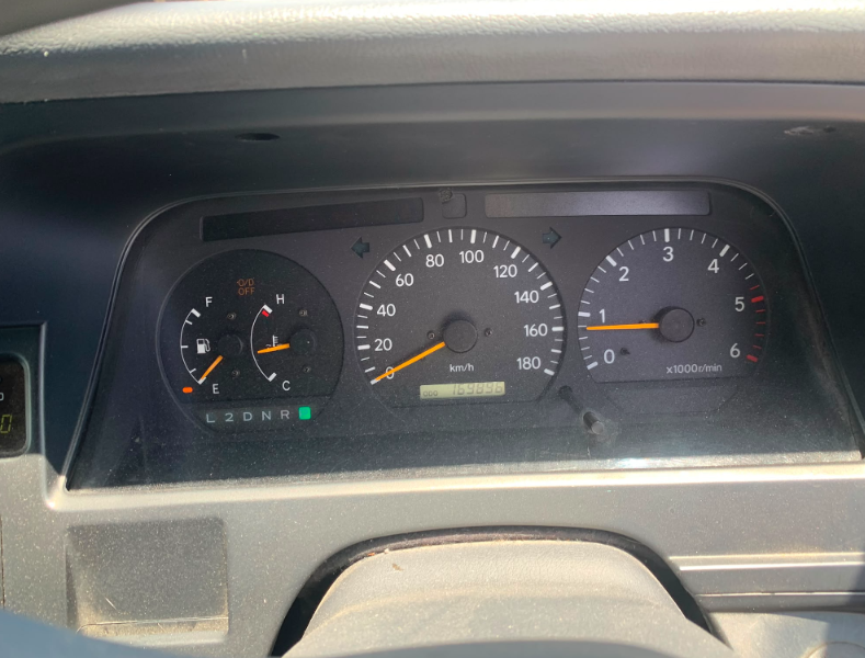  32057  TOYOTA REGIUS  1999  