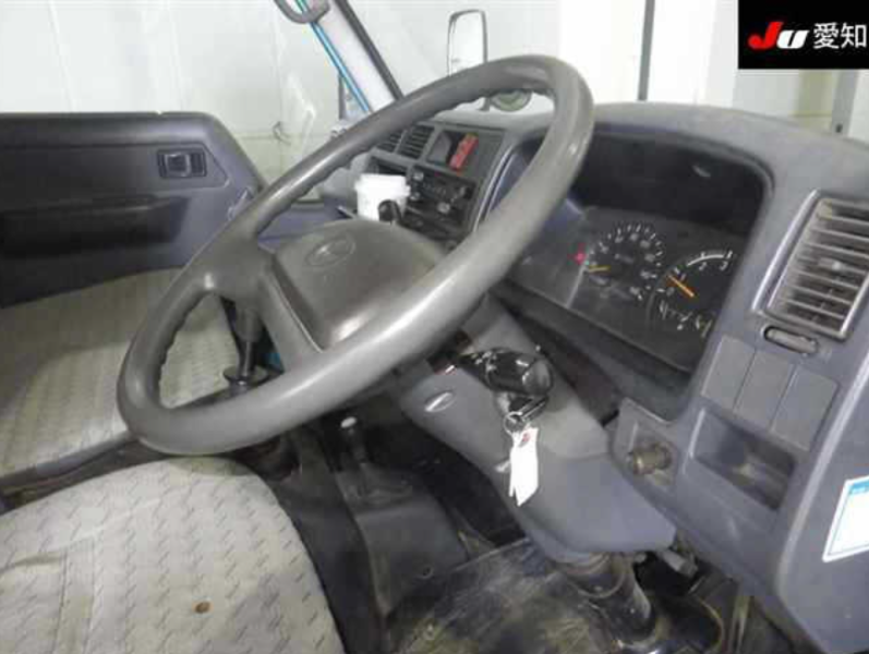 32060  TOYOTA DYNA  2000  