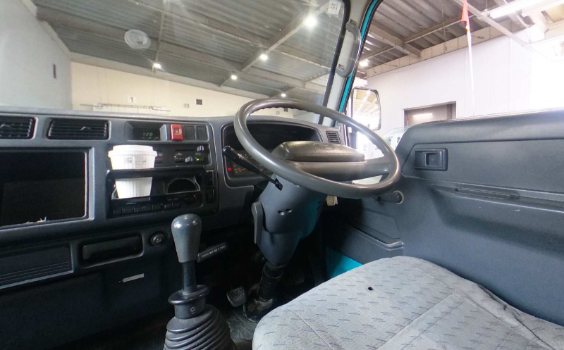  32060  TOYOTA DYNA  2000  