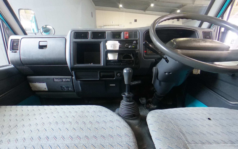  32060  TOYOTA DYNA  2000  