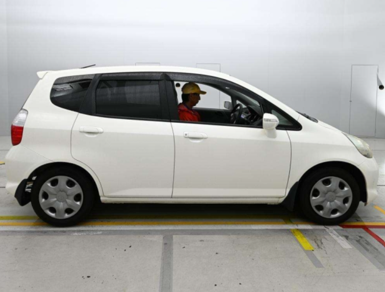 32112  HONDA FIT  2006  