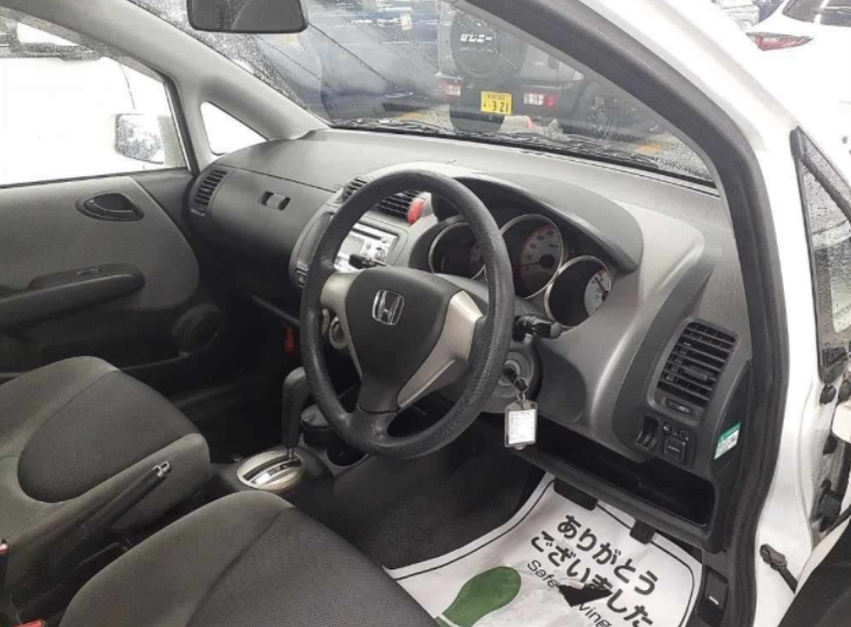  32112  HONDA FIT  2006  