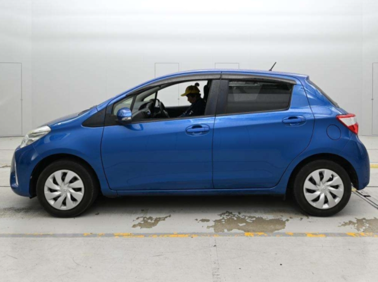  32115  TOYOTA VITZ  2017  