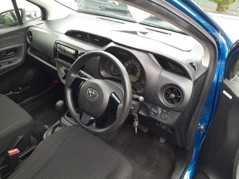  32115  TOYOTA VITZ  2017  