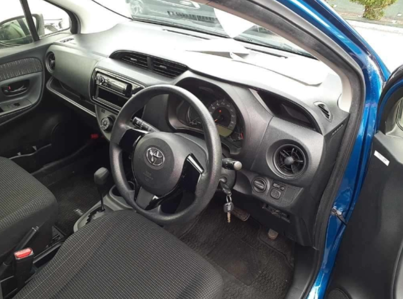  32115  TOYOTA VITZ  2017  