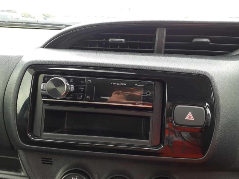  32115  TOYOTA VITZ  2017  