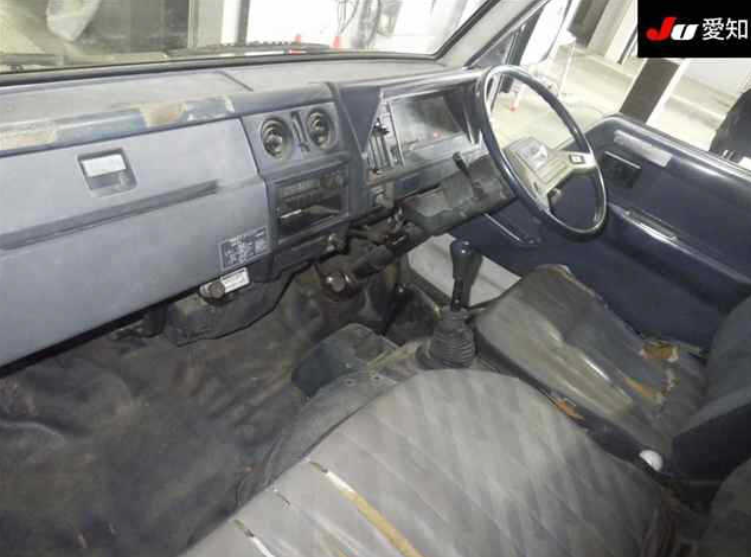  32123  TOYOTA HIACE  1989  