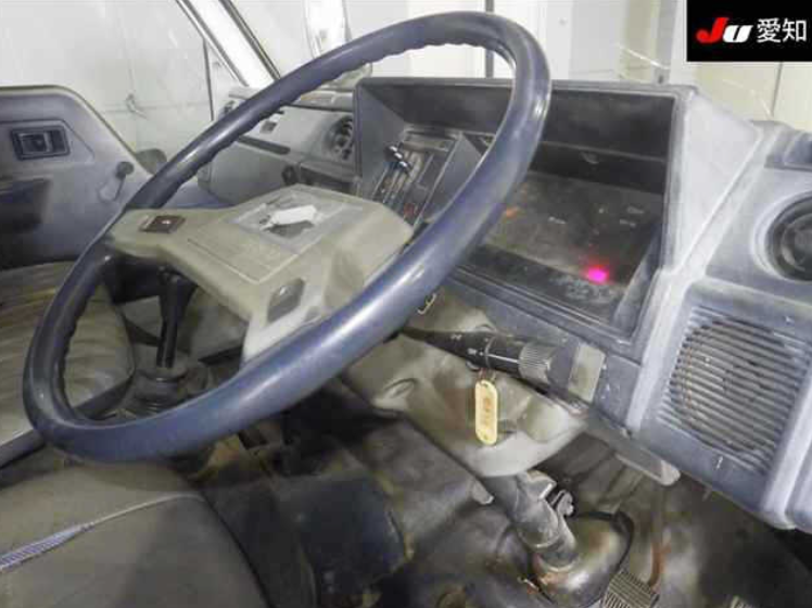  32123  TOYOTA HIACE  1989  