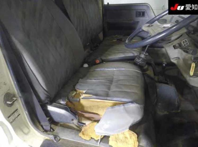  32123  TOYOTA HIACE  1989  
