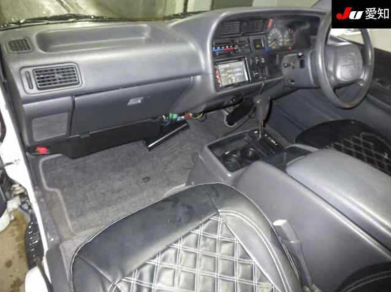  32124  TOYOTA HIACE  2001  
