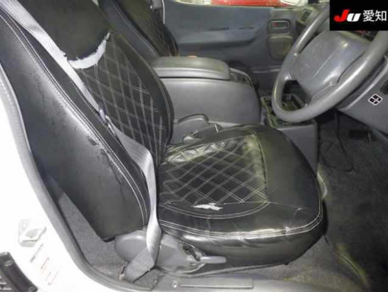  32124  TOYOTA HIACE  2001  