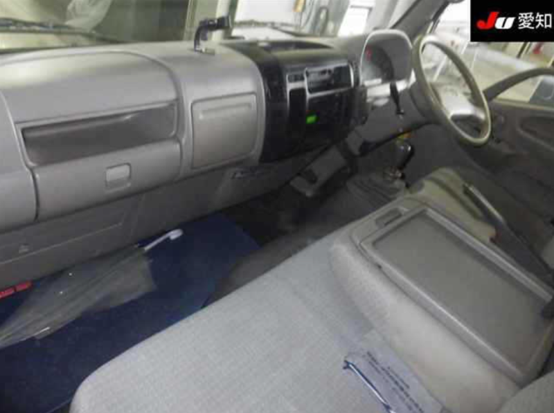  32131  TOYOTA DYNA  2003  