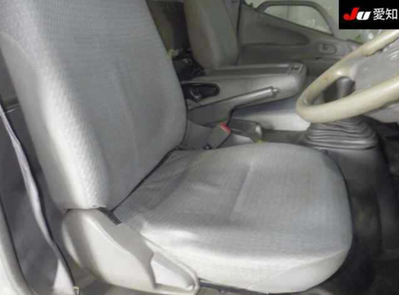  32131  TOYOTA DYNA  2003  