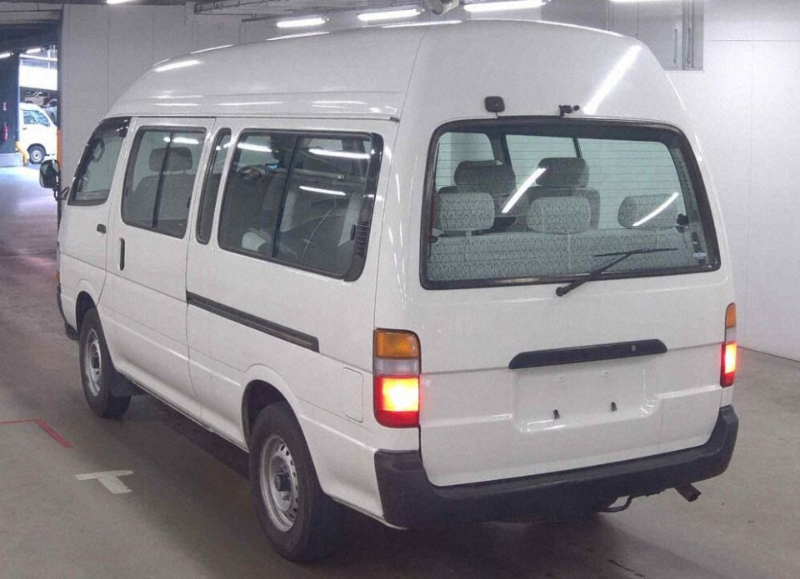  32141  TOYOTA HIACE COMUTER  2004  