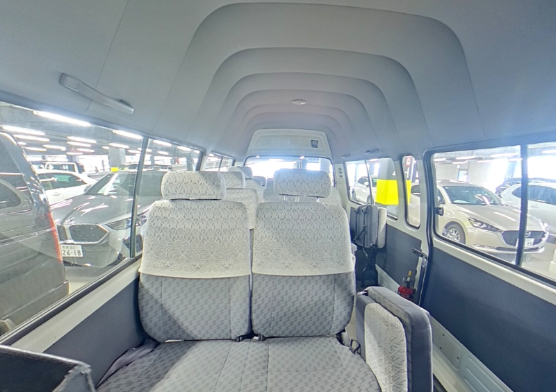  32141  TOYOTA HIACE COMUTER  2004  