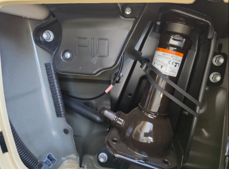 32151  TOYOTA LANDCRUISER  2016  