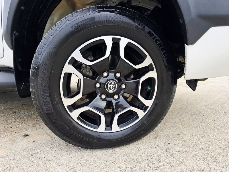  32187  TOYOTA HILUX REVO DOUBLE CAB  2023  